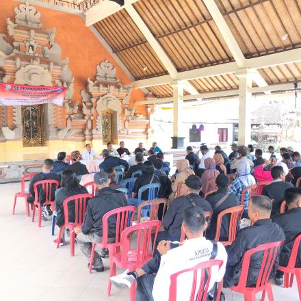 Kepala Desa Se-Kabupaten Mempawah Prov Kalimantan Barat Study Tiru Pertanian Organik di Desa Sidan
